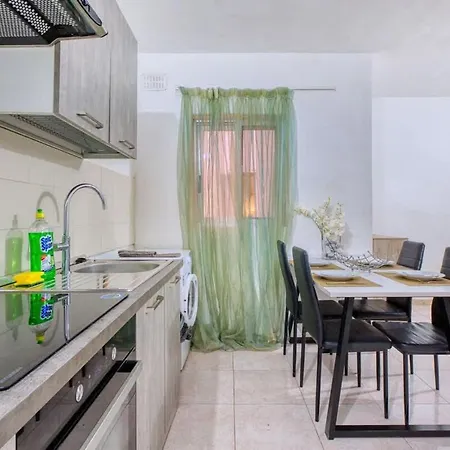 Peaceful Mellieha Stay, Walk To Stunning Beach! Апартаменты Is-Sellum