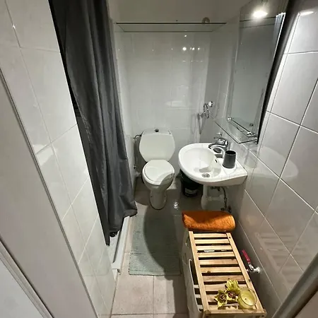 Peaceful Mellieha Stay, Walk To Stunning Beach!